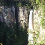 オーストラリアの崖と滝